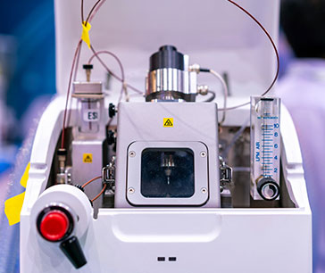 Mass spectrometry device